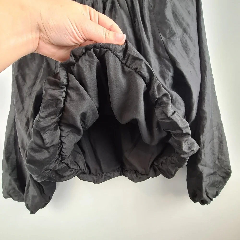 Banana Republic Black Puff Sleeve Bubble Hem Blouse XS Romantic Chic Date Night